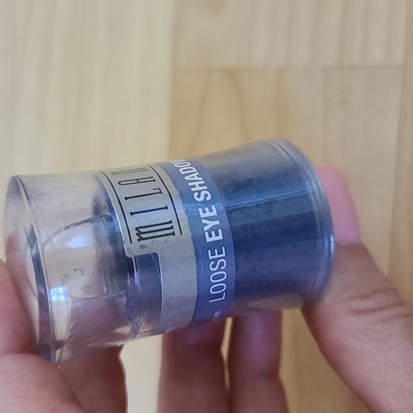 Milani Loose EyeShadow Powder MISTY BLUE 08 with Brush - Picture 3 of 3